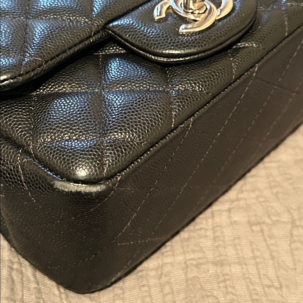 Authentic CHANEL mini square - Picture 10 of 11